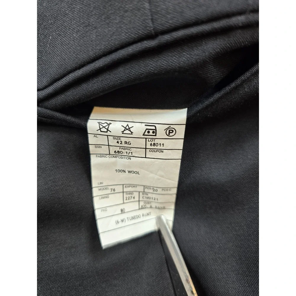 JoS A Bank Tuxedo Suit Men 46R 2 Piece Pants 42x31 Black 100% Wool Peak Lapel